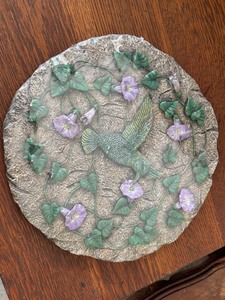 lot 144 image: Hummingbird Stepping Stone or Wall Decoration, 12 Inch, Unopened