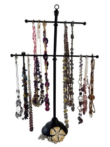 lot 275 image: Assorted Fashion Jewelry Collection in Various Styles and Colors