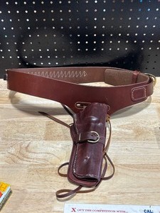 lot 35 image: Gun Belt and Holster