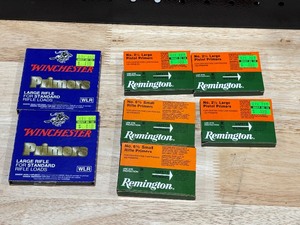 lot 40 image: Pistol and Rifle Primers