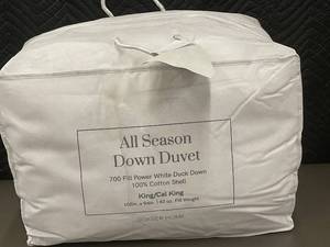 lot 5 image: KingCal King All Season Down Duvet by Bokser Home