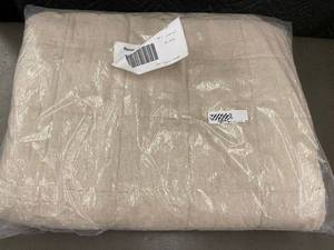 lot 8 image: French Linen Box Stitch Quilt KingCal King, Used and Washed