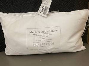 lot 51 image: Bokser Home Medium Down Pillow, King Size, 700 Fill Power