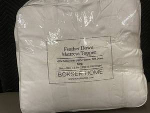 lot 65 image: Bokser Home Feather Down King Mattress Topper 78x80in