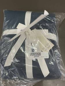 lot 70 image: Boxed Home 100% French Linen Twin Sheet Set Incomplete