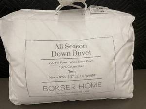 lot 88 image: Bokser Home All Season Down Duvet Twin Size 700 Fill Power