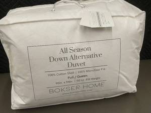 lot 13 image: Bokser Home All Season Down Alternative Duvet FullQueen 90x94in