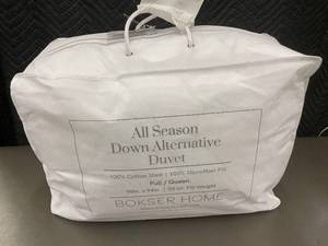 lot 15 image: Bokser Home All Season Down Alternative Duvet FullQueen
