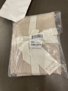 lot 39 image: Bokser Home 100% French Linen Standard Pillowcase Set