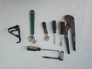 lot 33 image: tool drawer contents
