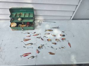 lot 41 image: vintage lures