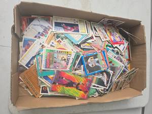 lot 68 image: sports cards