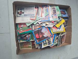 lot 72 image: sports cards