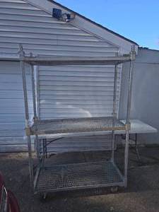 lot 99 image: 3 shelf racking
