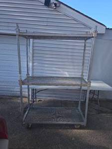 lot 100 image: 3 shelf racking