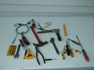 lot 20 image: tool drawer contents