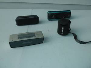 lot 14 image: bluetooth speakers