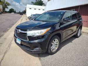 lot 1 image: 2015 Toyota Highlander