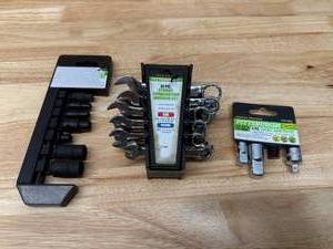 lot 101 image: Lot of 3 - Pittsburgh wrench, socket adapter, e-socket sets (08222529)