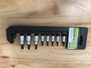 lot 106 image: Pittsburgh 14 & 38 Drive 9 Pc. Star Point Socket Set (08222510)