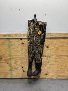 lot 66 image: CABELAS DryPlus Insulated Hunting Chest Waders for Men 10R (open box) (missing belt)