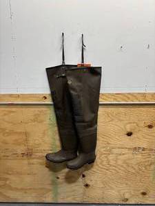 lot 67 image: WHITE RIVER brown rubber hip wader 13M (open box)
