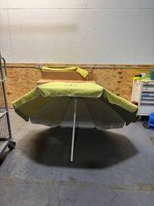 lot 68 image: ANCHORONE Classic beach umbrella system lot (3)