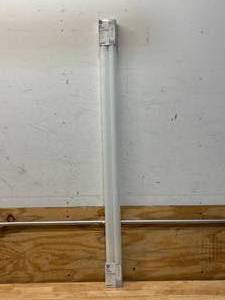 lot 69 image: GE Utility Fluorescent Light Bulbs, Cool White, 48 Inches, 1.5 inch Diameter , 40 Watts, 2pk (lot of 7)
