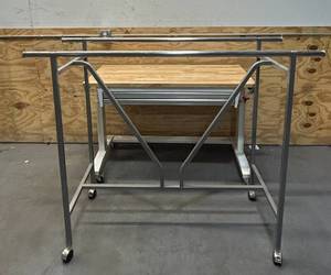 lot 75 image: Clothing rack L5 H4 W22