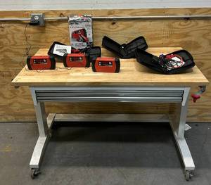 lot 79 image: SCHUMACHER Jump starter  portable power 1000a 12 v (lot of 3) (missing)
