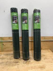lot 209 image: Lot of 3 - EVERBILT 3 ft x 25 ft Poultry Netting Green Plastic