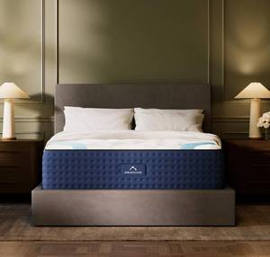 lot 11 image: DREAMCLOUD Premier 13 King Mattress - Luxury Hybrid Memory Foam