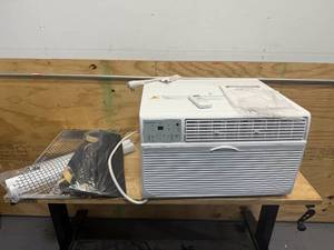 lot 220 image: Keystone Air conditioner