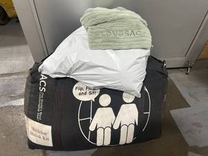 lot 4 image: LOVESAC MovieSac with Cover