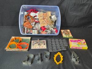 lot 18 image: Vintage Cookie Cutter Collection with Holiday and Themed Shapes, Large Lot
