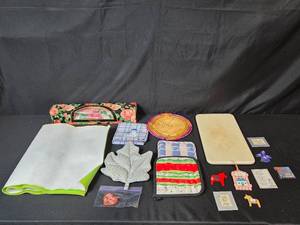lot 60 image: Assorted Kitchen Decor and Accessories Collection