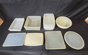 lot 107 image: Assorted Plastic Food Storage Containers with Lids