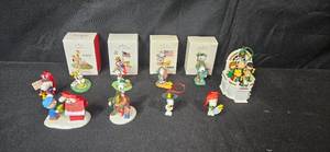 lot 146 image: Peanuts Snoopy and Woodstock Hallmark Keepsake Ornament Collection