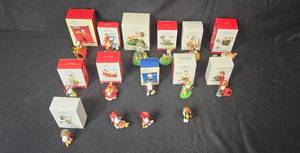 lot 149 image: Collection of Hallmark Peanuts Snoopy Keepsake Ornaments with Some Boxes
