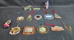 lot 171 image: Collection of White House Holiday Ornaments and Patriotic Decorations