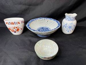 lot 240 image: Collection of Decorative Porcelain and China Bowls and Vases