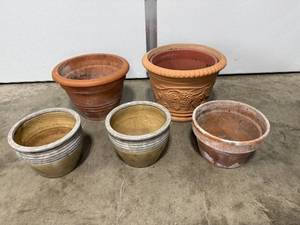 lot 285 image: Collection of Large Outdoor Clay and Ceramic Flower Pots