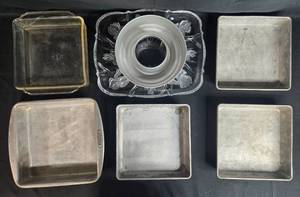 lot 324 image: Assorted Vintage Bakeware and Serving Dishes Collection