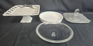 lot 329 image: VTG Assorted Serving Dishes and Cake Stand Set
