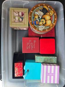 lot 362 image: Collection of Decorative Tin and Cardboard Gift Boxes