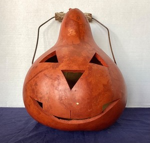 lot 18 image: Large Gourd Jack-o-Lantern