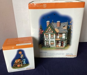 lot 41 image: Dept.56 Halloween Spooky Farmhouse and Haunted Harvest Accessory