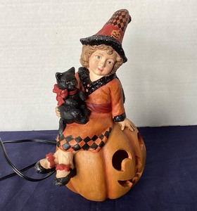lot 52 image: Bethany Lowe Halloween Pumpkin Patch Pippa