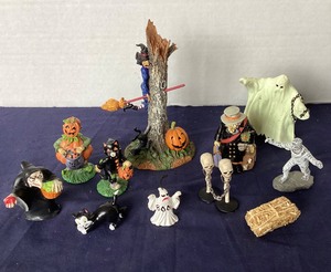 lot 90 image: Mixed Group of Autumn Decor #3