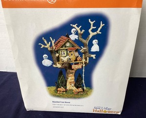 lot 95 image: Dept. 56 Halloween Haunted Tree House